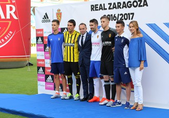 Presentación de camisetas Real Zaragoza